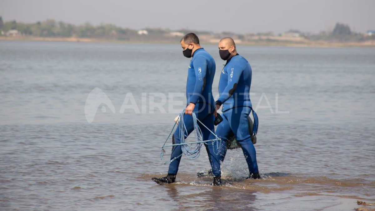 Buzos tácticos recorren la zona de la tragedia