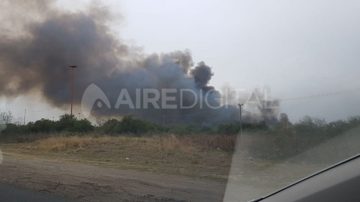 La columna de humo se podía ver desde distintos puntos de la ciudad