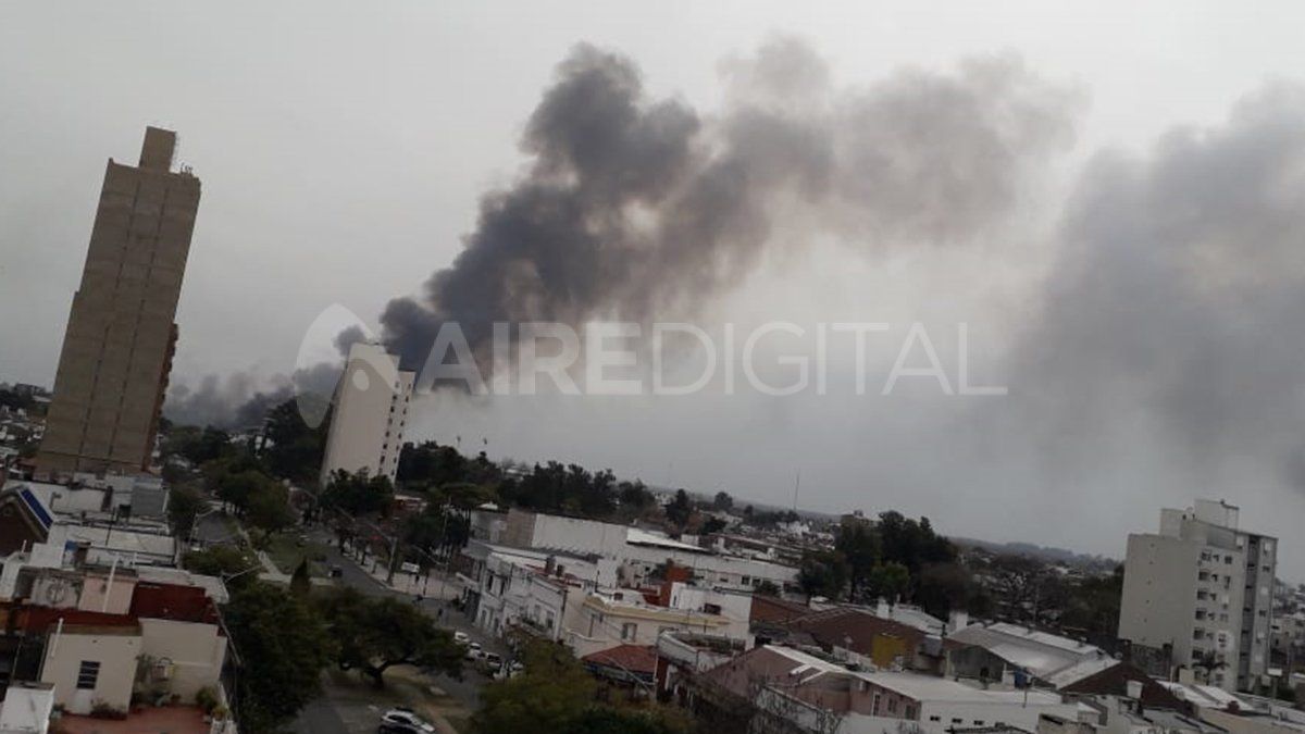 Así se veía una de las columnas de humo