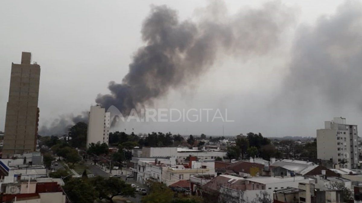 Los incendios de pastizales también se hacen presente en la ciudad de Santa Fe y la región. 