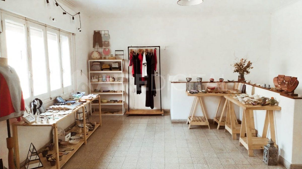 Casa Venus es un espacio en el sur de la ciudad donde 10 emprendedores santafesinos venden sus productos.