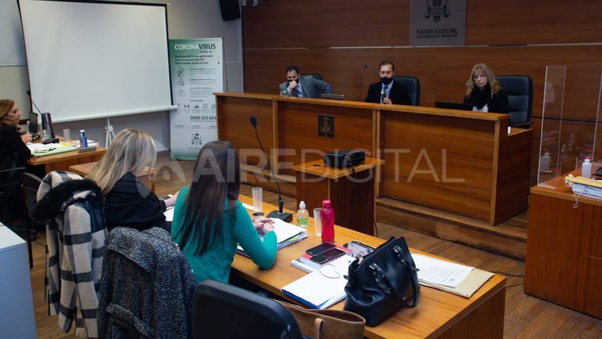 Los jueces Urdiales, Mingarini y Carrara llevan adelante el debate que se desarrolla en la sala 1 de tribunales