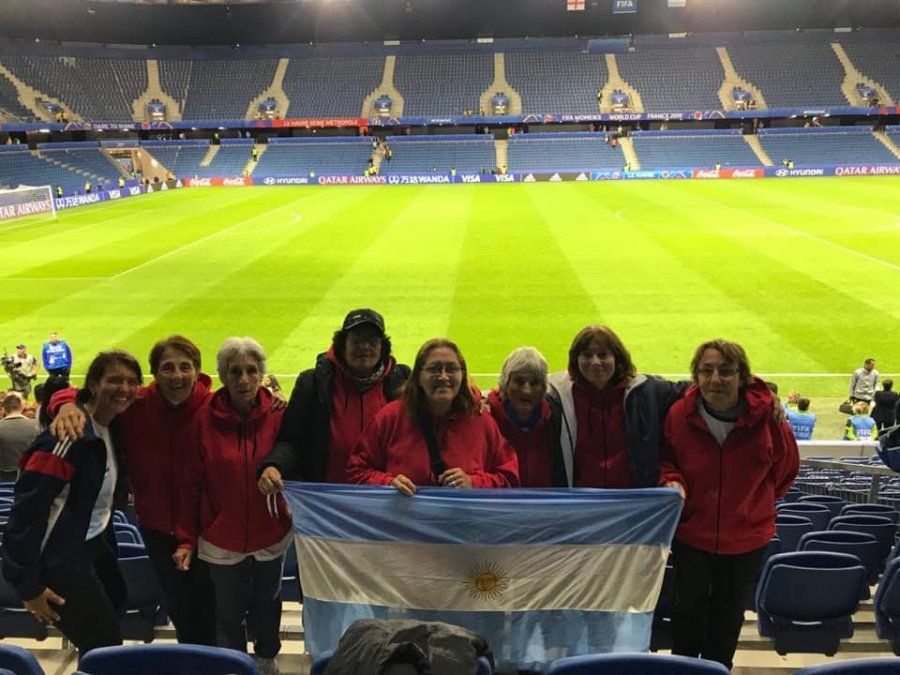 Las pioneras en Le Havre, en uno de los partidos de la selección argentina en el Mundial de Francia 2019. Foto: Facebook