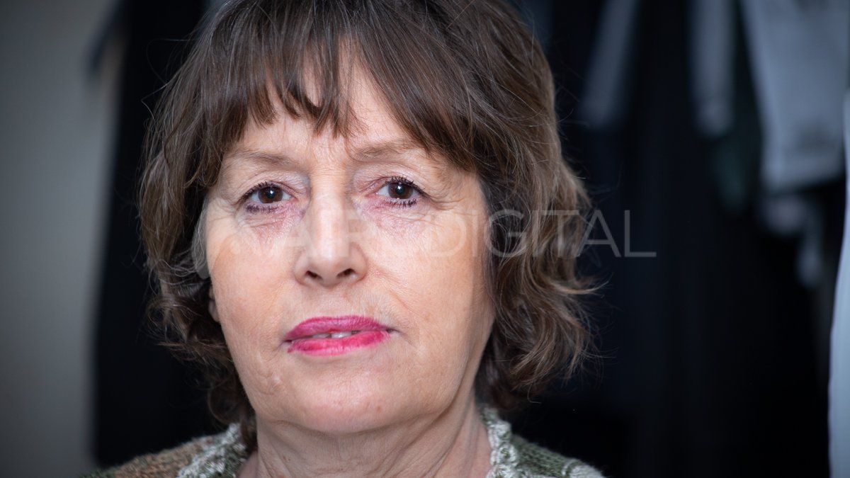 Cintia del Pino heredó la tintorería El Indio Americano de sus abuelos y padres. Ahora es su hijo Santiago quien saca adelante el negocio junto a ella y su esposo.