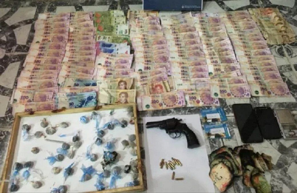 Desarticularon una banda narco. Hay 24 detenidos y 19 personas identificadas. Secuestraron cocaína y marihuana