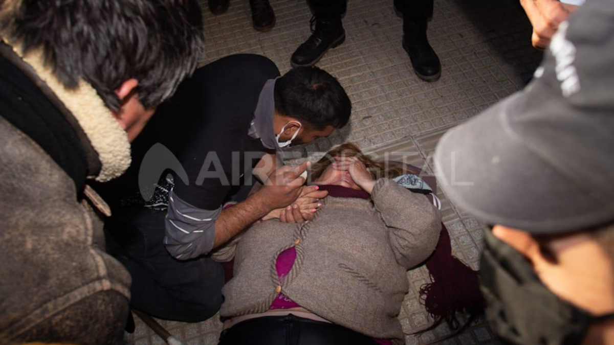 Silvia Parra, madre de Rolón, sufrió un desmayo al enterarse de que su hijo iba a ser liberado