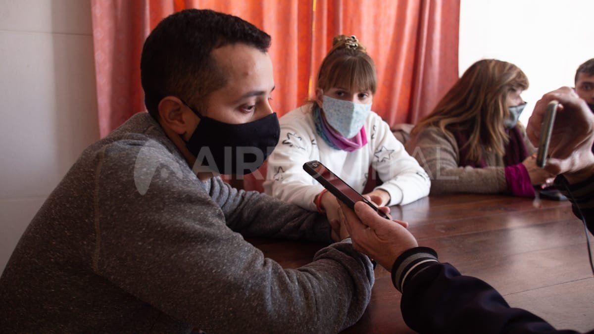 El móvil de Aire de Santa Fe junto a Franco y su familia