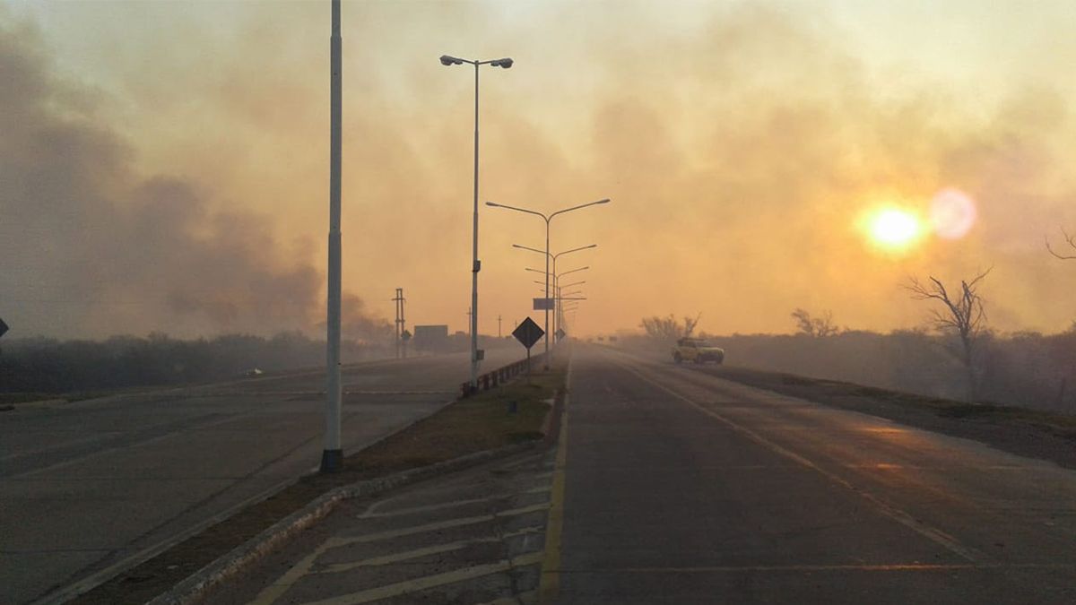 Durante el fin de semana, el tránsito en el Túnel Subfluvial estuvo intervenido y hasta cortado completamente por el humo proveniente de los incendios de pastizales. 