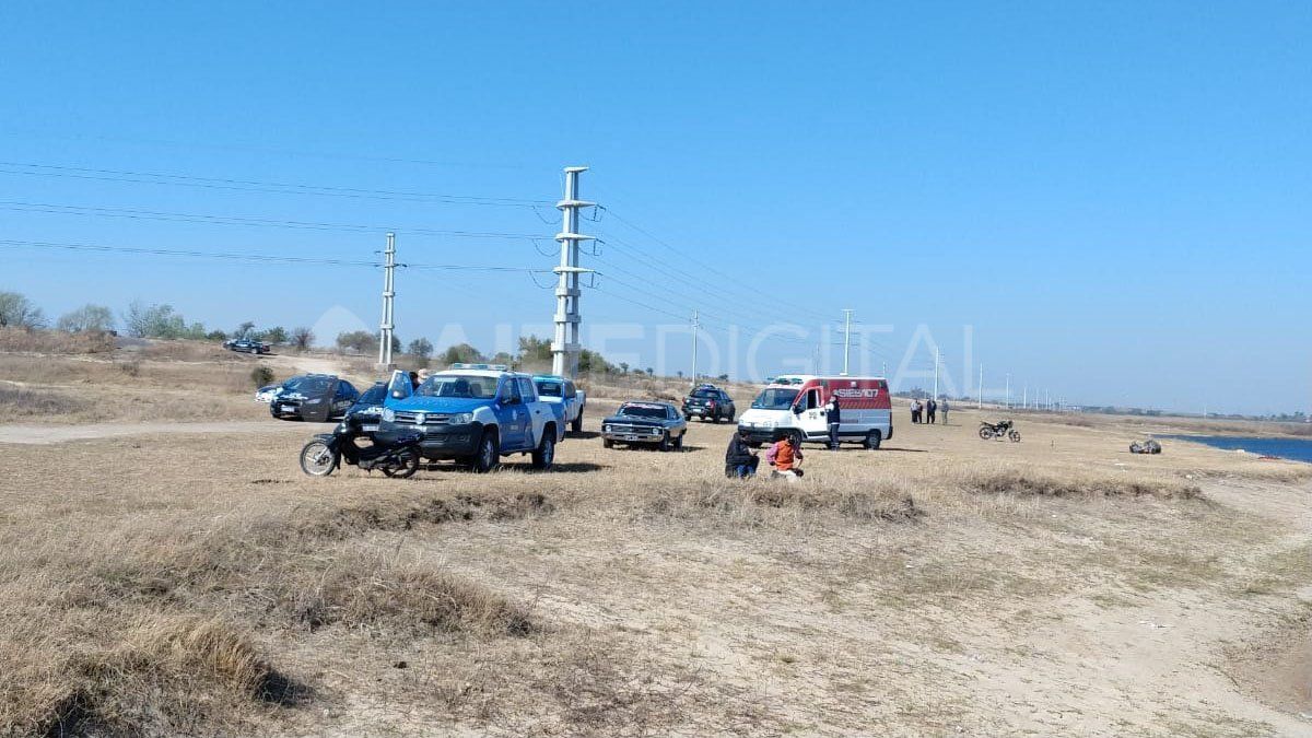 Parte del operativo desplegado en el lugar para el rescate de los cuerpos.