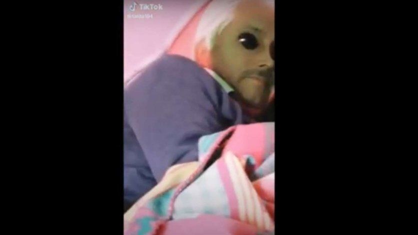 Captura del video en el que el hombre abusa de la menor