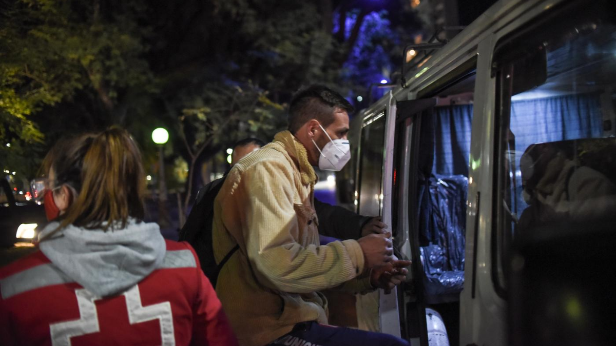  Son 133 las personas en situación de calle quienes -noche a noche- reciben un plato de comida.