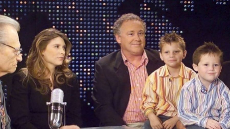 "Ningún padre debería tener que enterrar a un hijo", expresó Larry King