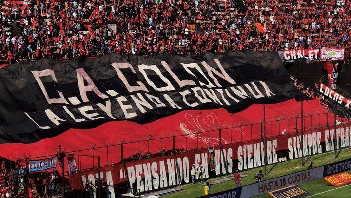 La bandera sabalera con la inscripción