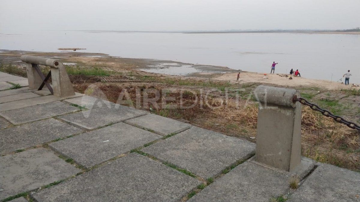 También se llevaron parte de las cadenas que unen los pilotes de cemento. 