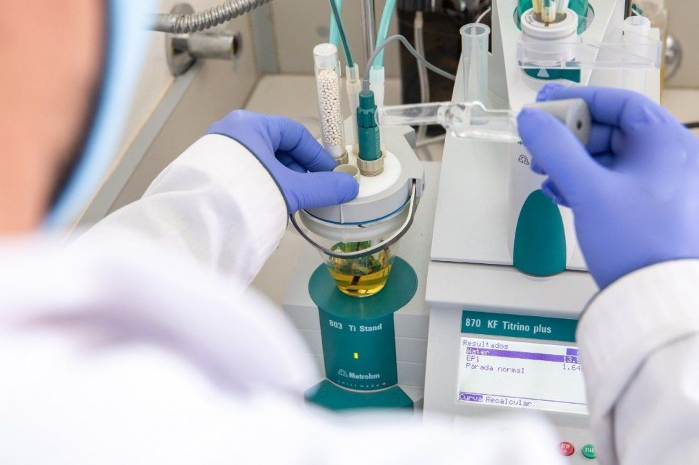 Mercedes De Zan, Directora del LCCM, para luego indicar: “esto permitirá, entre otras cosas, verificar que los productos derivados del cannabis contienen los activos necesarios y son seguros para su consumo”