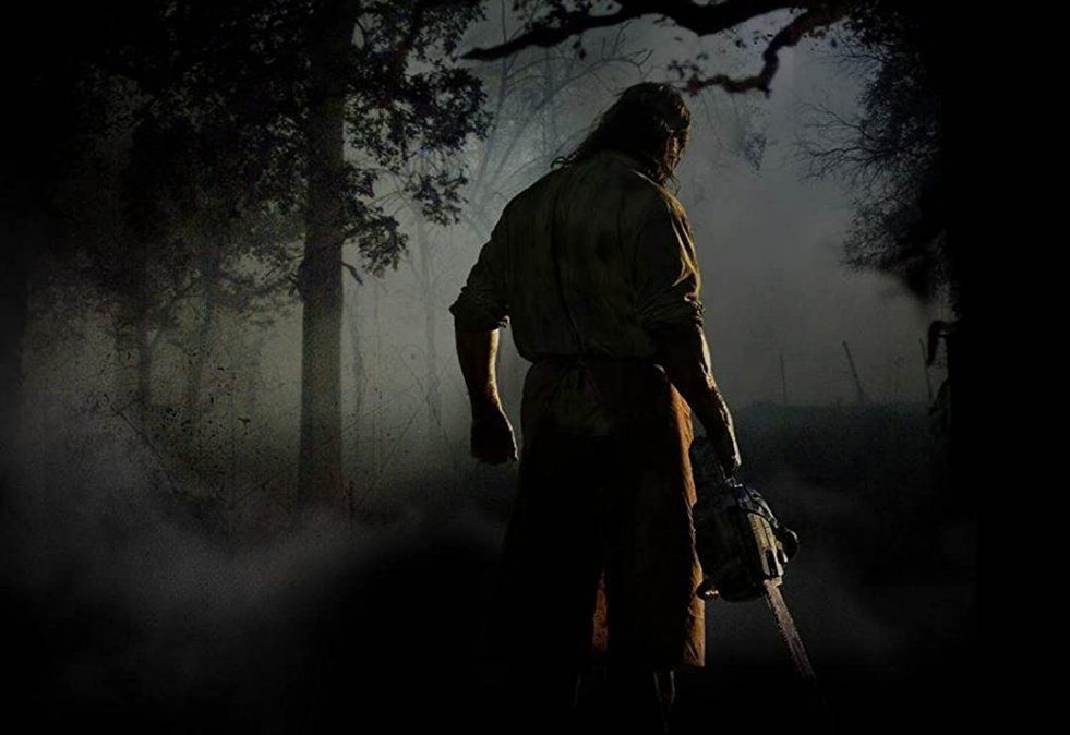 The Texas Chainsaw Massacre tuvo un presupuesto de 140.000 dólares y recaudó más de 30 millones en Estados Unidos.3 Debido a la violencia gráfica presente en algunas escenas, The Texas Chain Saw Massacre fue prohibida en varios países, incluyendo Australia y el Reino Unido. La película tuvo cuatro secuelas y un remake, el cual tuvo su propia precuela