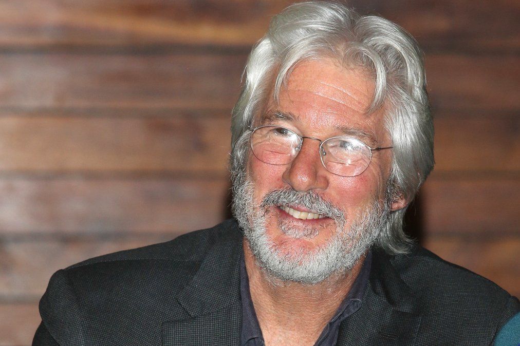 El actor estadounidense Richard Gere recibirá el "Golden Icon Award", galardón de honor que concede el Festival de Cine de Zúrich, en reconocimiento al conjunto de su carrera, informaron los organizadores. El Festival, que celebra su octava edición entre los próximos días 20 y 30 de septiembre, rendirá homenaje a los 30 años de trayectoria profesional. Los organizadores del Festival han valorado también sus dos décadas de compromiso con la causa del pueblo tibetano.