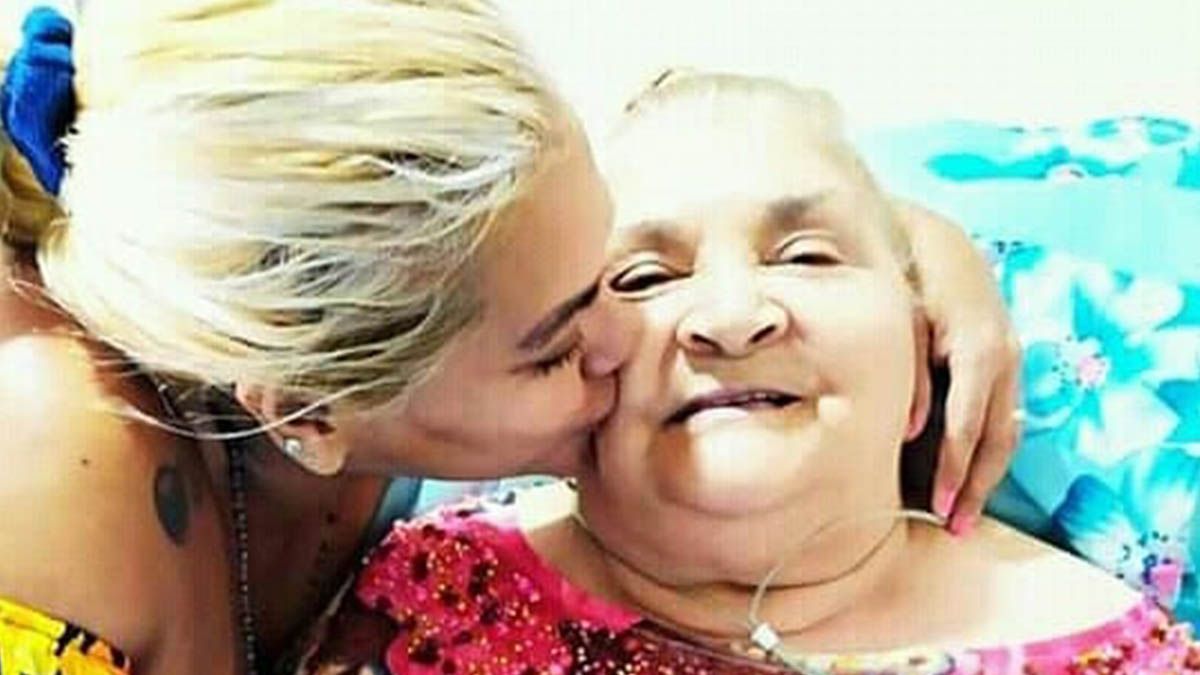 "La Bomba Tucumana junto a su madre