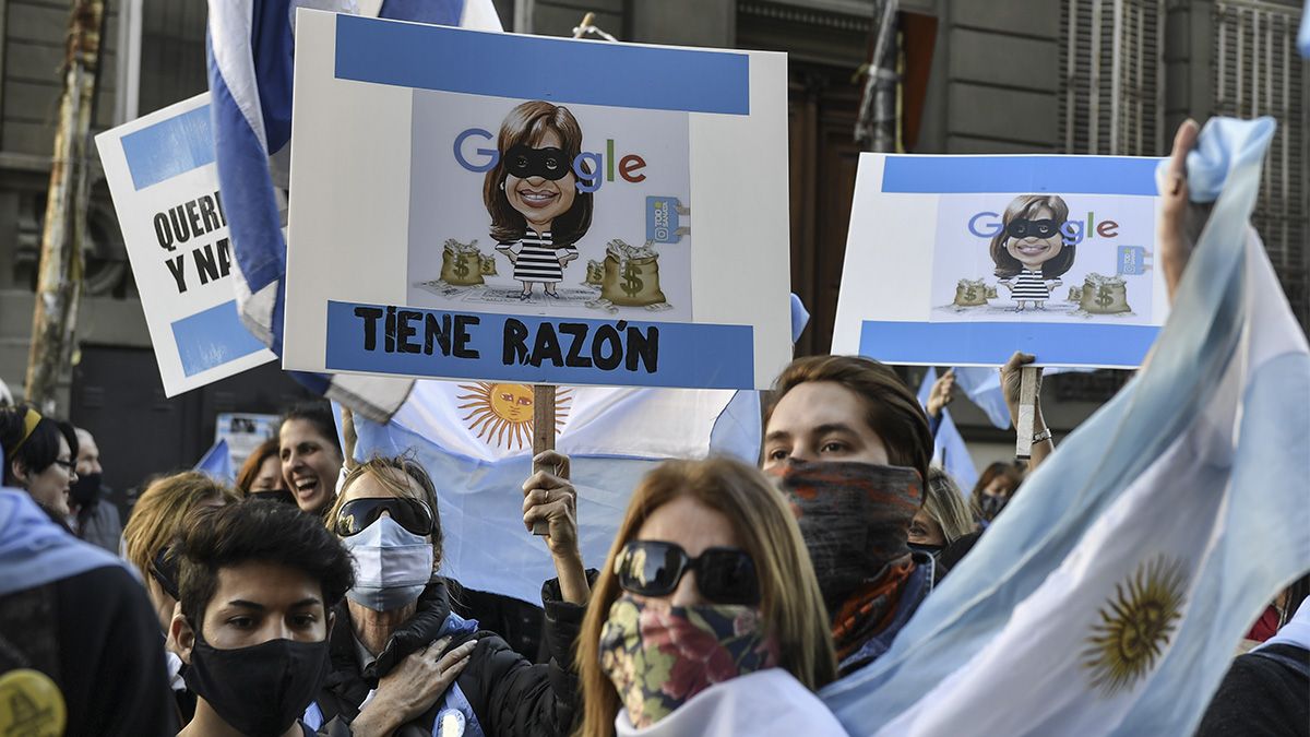 Durante la manifestación hubo episodios de violencia y ataques a periodistas y trabajadores de prensa.