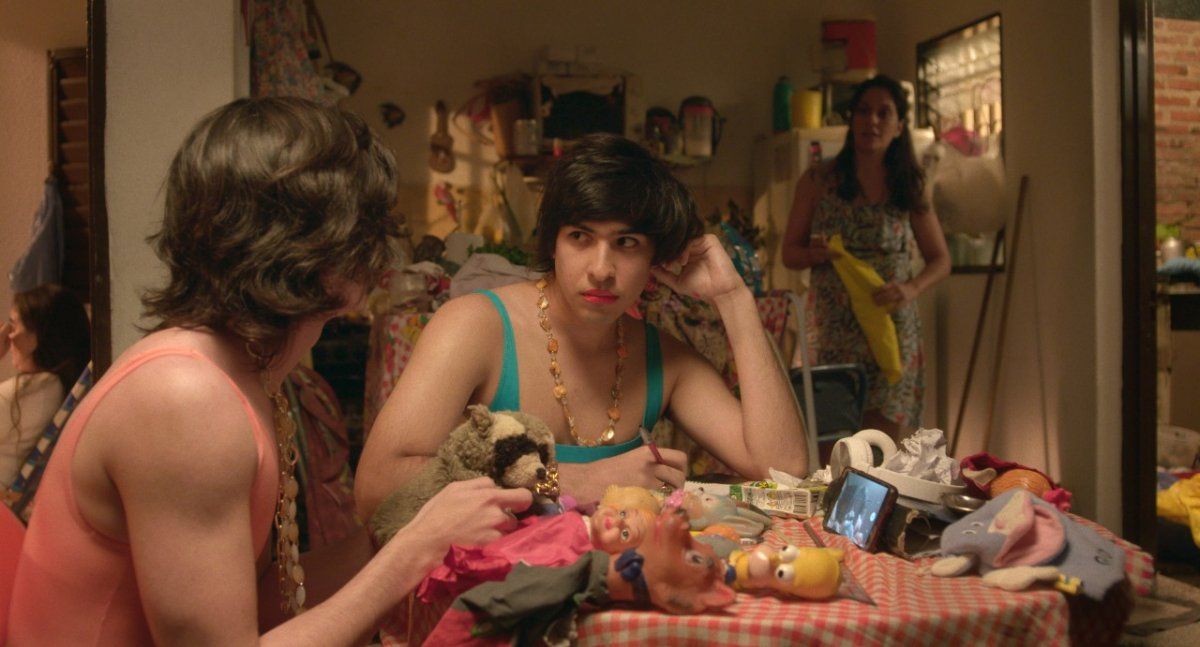 "Las Mil y Una", un largometraje de la cineasta correntina Clarisa Navas, ganó la competencia internacional del 21er. Festival de Cine de Jeonju, en Corea del Sur, que finalizó ayer e incluyó algunas actividades presenciales pese a la pandemia.