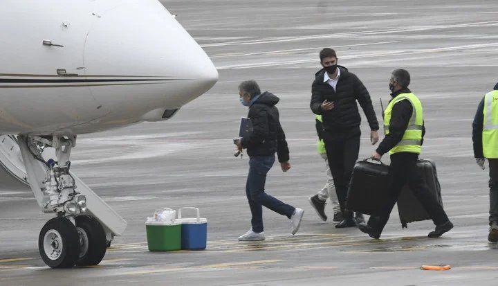 Jorge Messi partió rumbo a España.