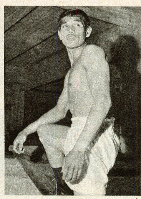 Monzón cerró ese inolvidable 1966 cuando, el viernes 2 de diciembre, y en la vieja cancha de básquet del Club Atlético Unión –donde se entrenaba y al que representaba–, le GAb 8 al puntano Alberto del Carmen Massi, uno de sus tres únicos vencedores en su trayectoria rentada, en una pelea sin el título en juego.