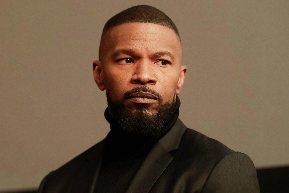Eric Marlon Bishop, más conocido como Jamie Foxx, es un actor, comediante y cantante de R&B estadounidense ganador de un Premio Óscar, un Globo de Oro, un BAFTA y un Premio del Sindicato de Actores siendo uno de los pocos actores negros en ganar los premios principales en la industria cinematográfica.