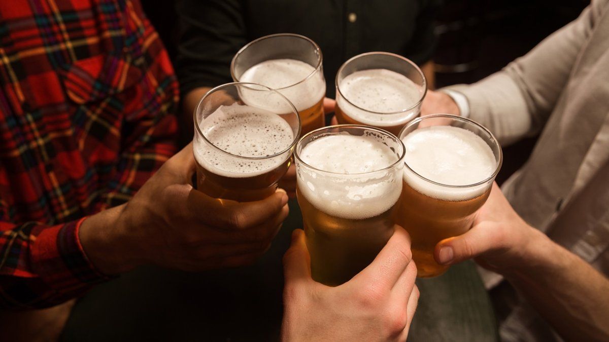 La asistencia a bares y restaurantes es una de las actividades prohibidas en la fase 2 del Aislamiento Social, Preventivo y Obligatorio.