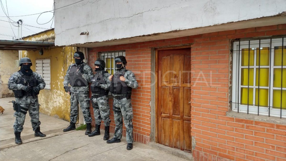 Al menos seis allanamientos se realizaron este jueves