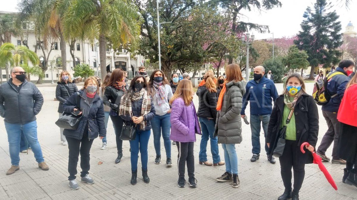Los trabajadores del Turismo también se movilizaron en plaza 25 de mayo este jueves.