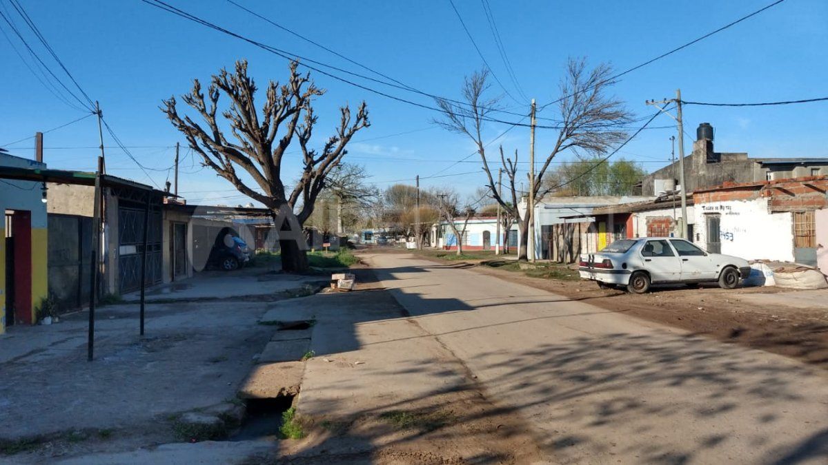 Un ladrón se llevó un Peugeot 307 color dorado.