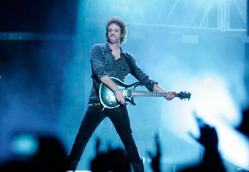 Su carrera musical comenzó en el año 1983, aunque antes de eso, ya a los nueve años estudiaba guitarra