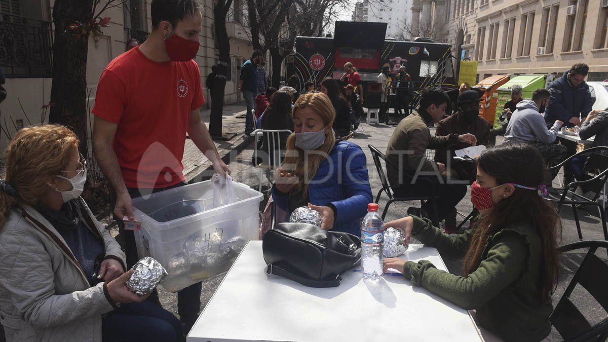 La idea de la protesta era demostrar los cuidados que se tienen desde el sector para atender a los clientes, en el marco de la pandemia. 
