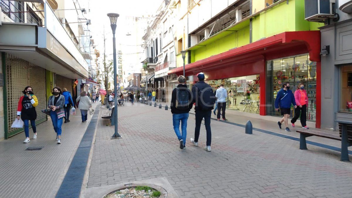 Los dueños del local dieron aviso del robo a la policía.