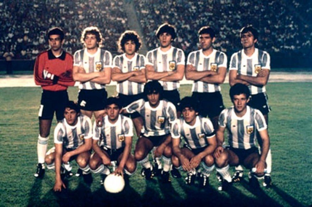 Uno de los once titulares que disputó la Copa Mundial Juvenil de Japón 1979.