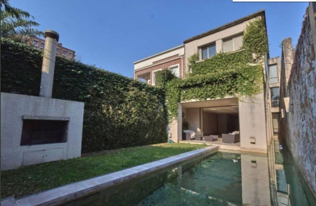 El patio de la casa que Pampita tiene en Belgrano.