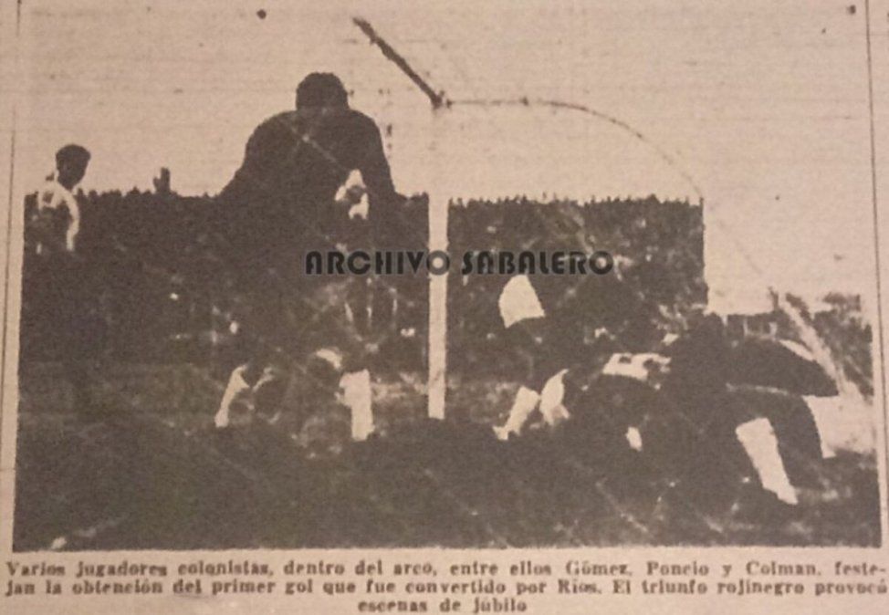 Imágenes del encuentro entre Colón y la selección argentina en el Cementerio de los Elefantes, el día 8 de septiembre de 1964. Gentileza: Archivo Sabalero.