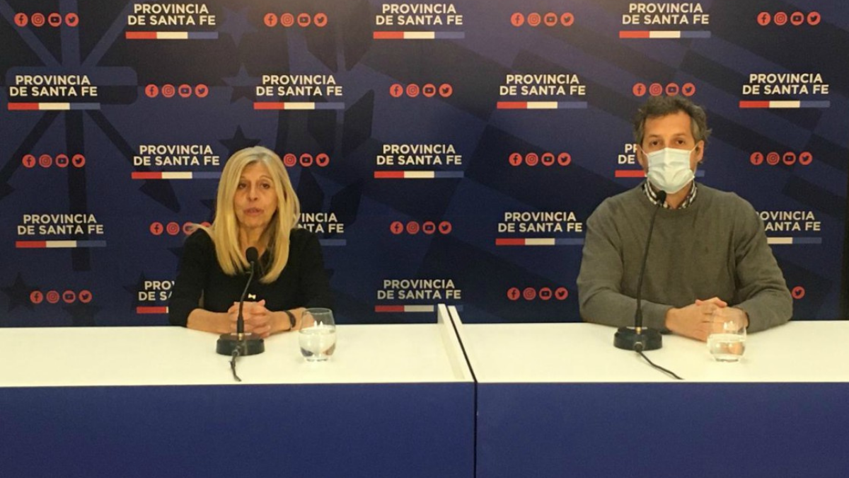 La directora del hospital de Niños Zona Norte de Rosario, Mónica Jurado, en el informe vespertino de Provincia