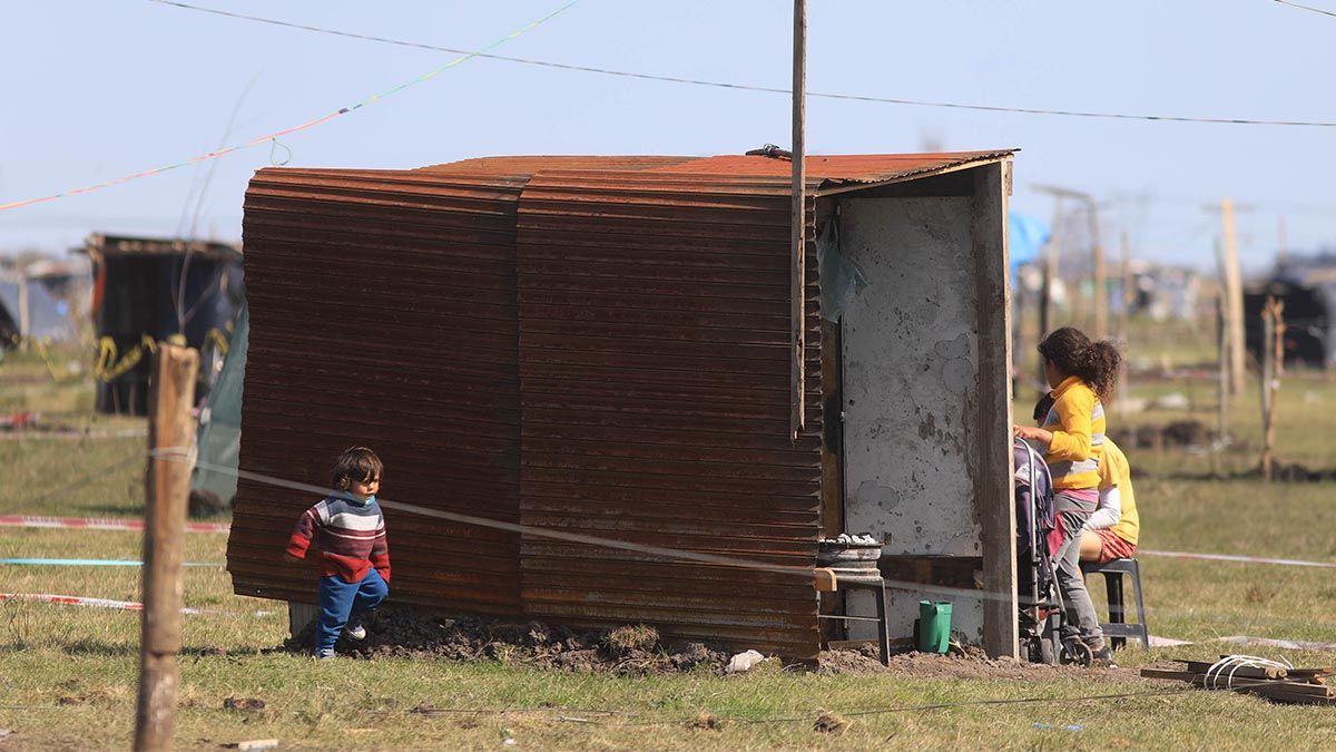 Son alrededor de 25 las familias que se encuentran viviendo en los terrenos usurpados en Guernica. 