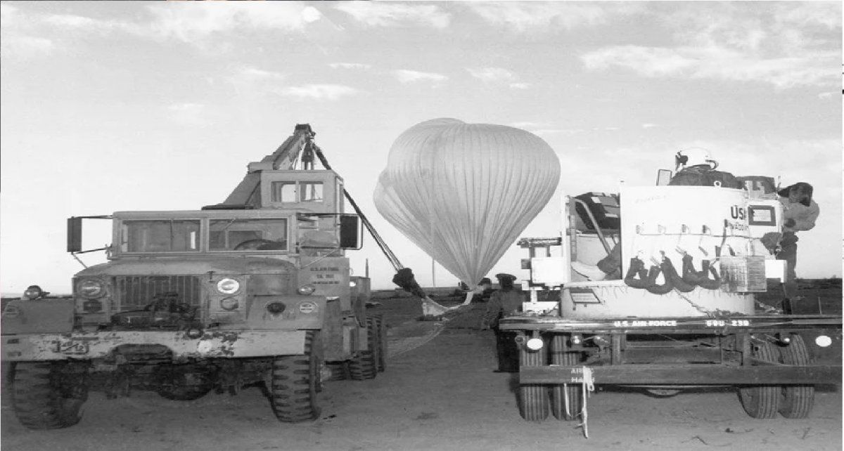 El globo que la Fuerza Aérea de Estados Unidos informó que había caído en Roswell (AP)