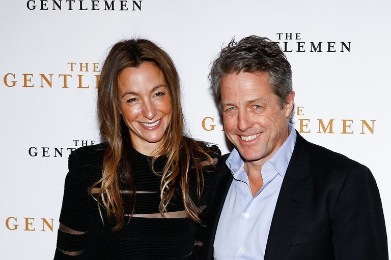 Hugh Grant con su esposa Anna Elisabet Eberstein (REUTERS/Henry Nicholls)