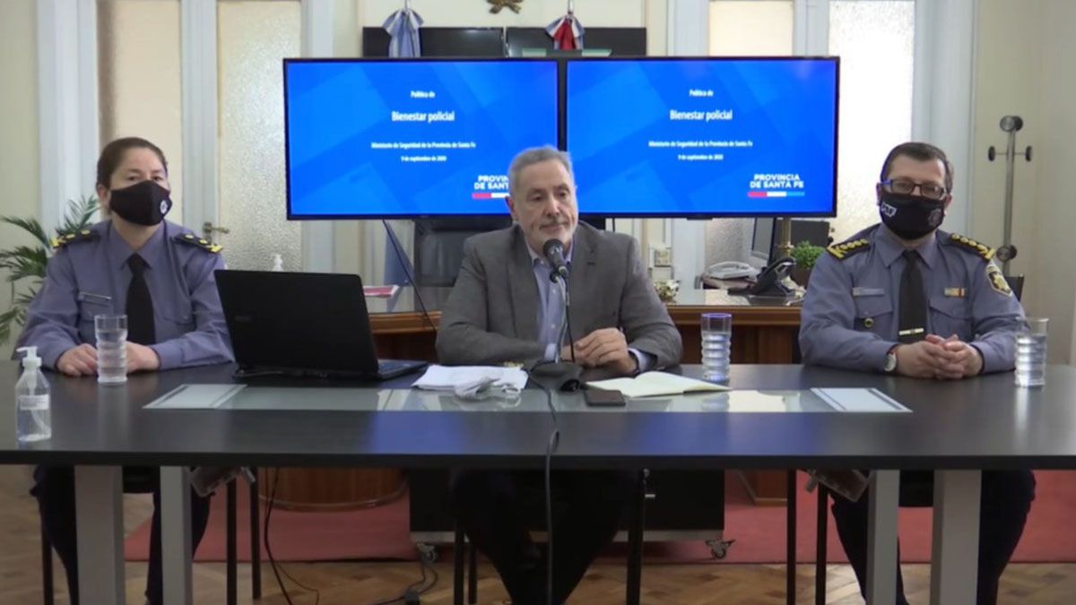 El miércoles el ministro de Seguridad, Marcelo Sain, anunció los aumentos para la Policía de la Provincia de Santa Fe. 