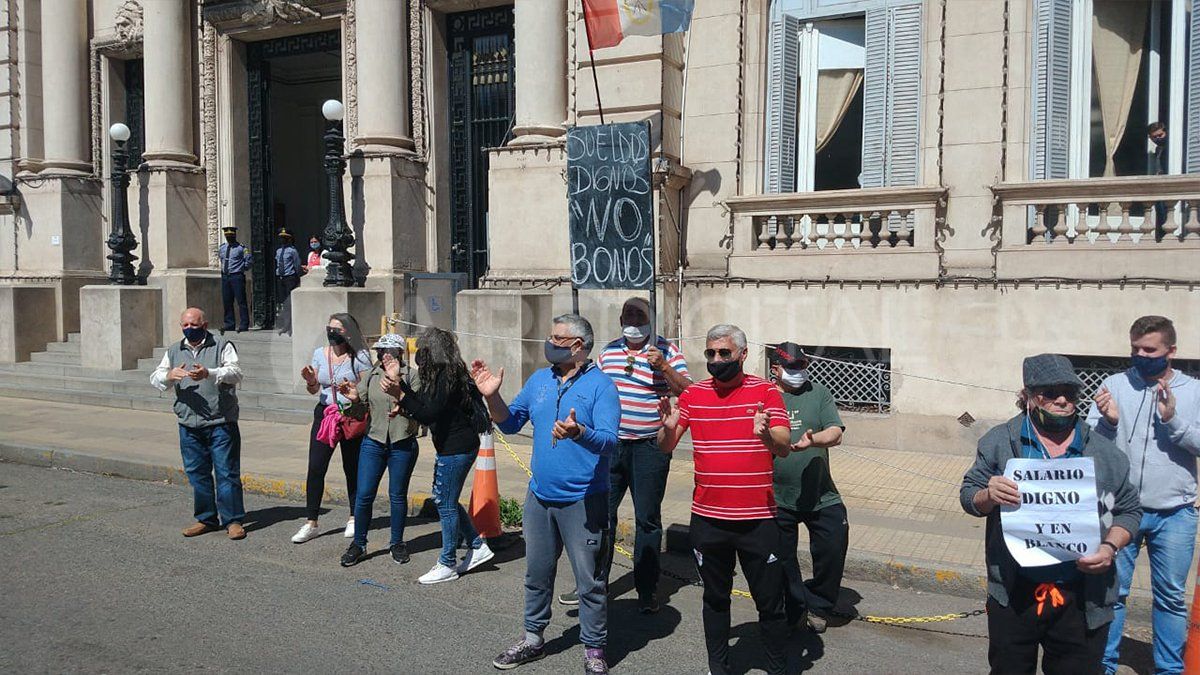 Los manifestantes cortaron calle Primera Junta al 2800.