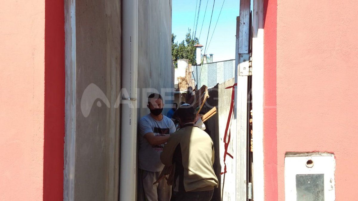 El pasillo de la casa desalojada en Salvador del Carril al 1.800.