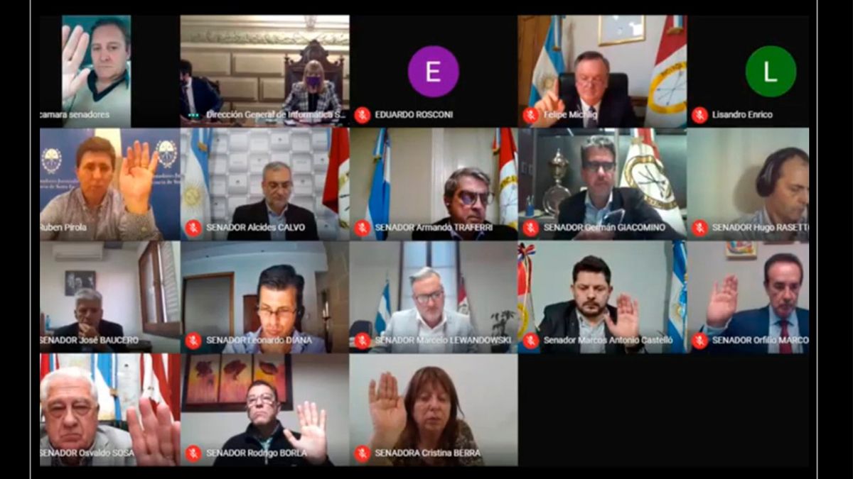 El momento de la votación de la iniciativa que terminó aprobada por el Senado. 