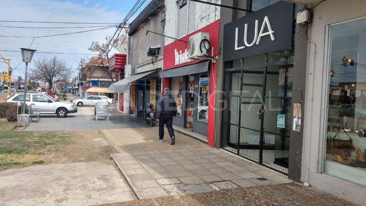 Los comerciantes de Aristóbulos del Valle esperan la reglamentación de las medidas anunciadas este viernes por parte del Municipio de Santa Fe. 