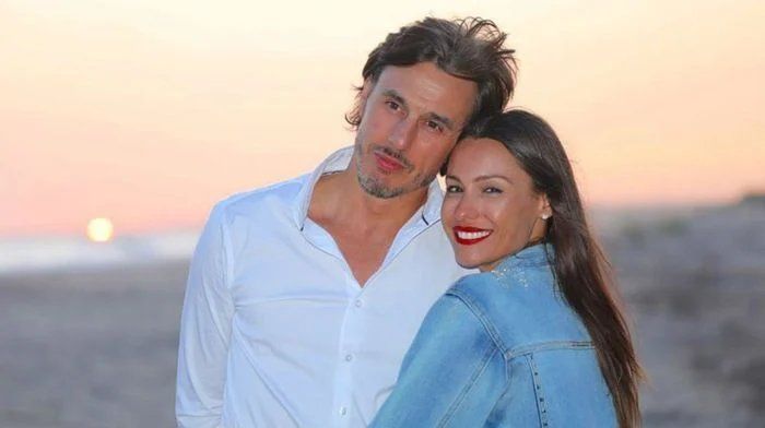 Carolina "Pampita" Ardohain junto a su novio
