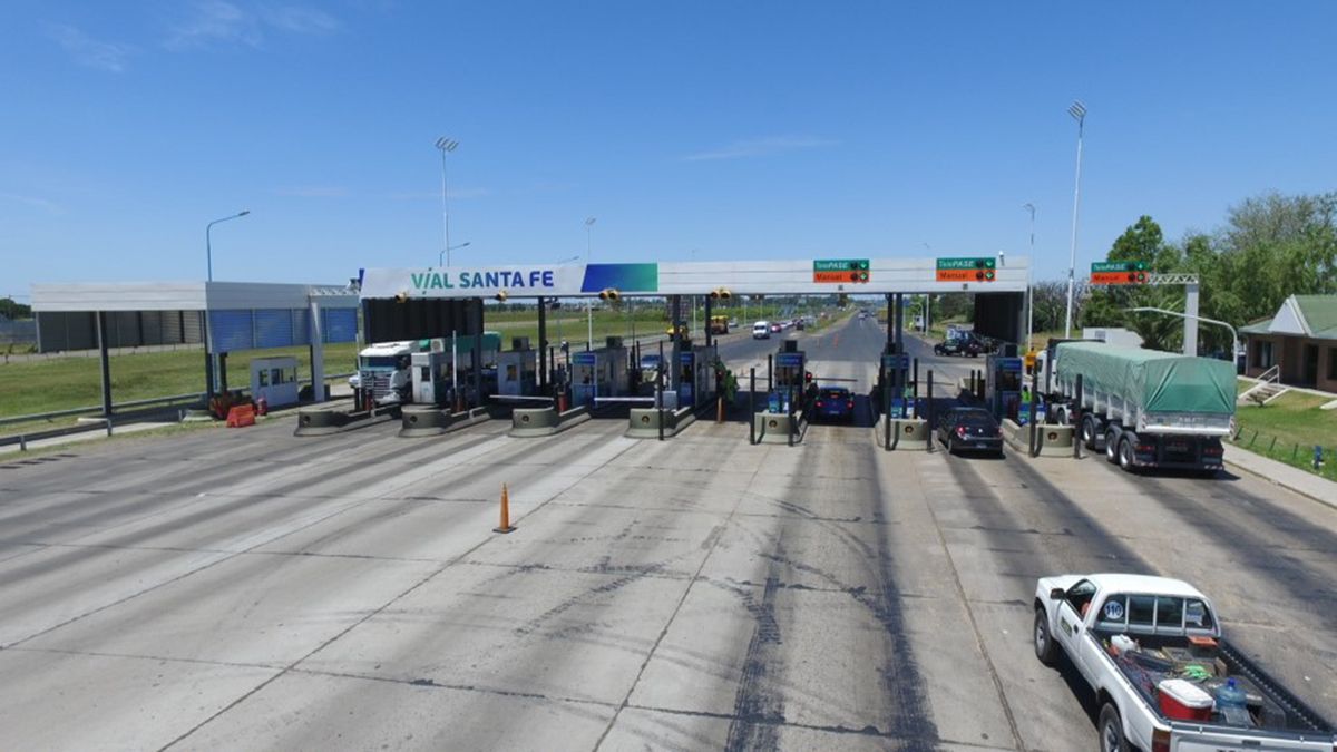 Las licitaciones privadas son para la contratación del traslado de empleados en los peajes de zona norte, y el servicio de limpieza en las oficinas administrativas de la autopista.