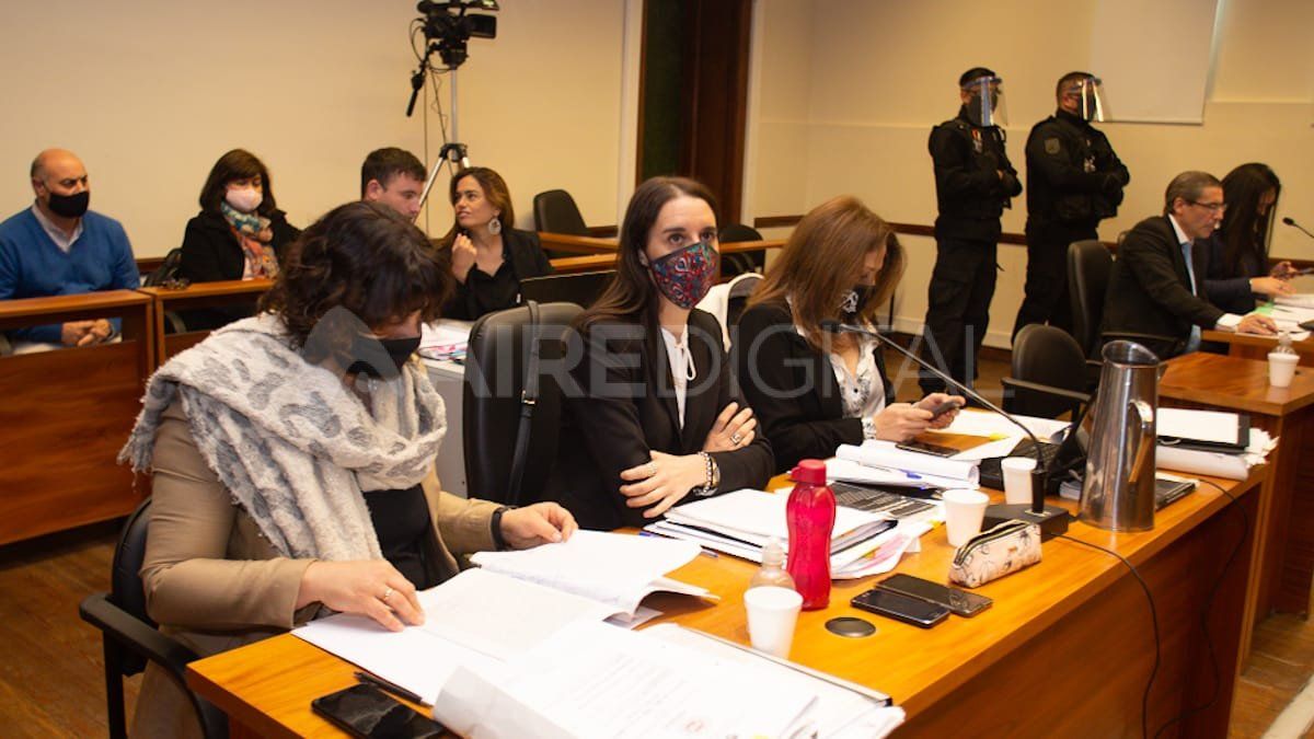 El juicio se desarrolla en la sala 1 del subsuelo de tribunales