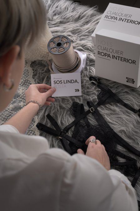 En la comunicación de su packaging refuerza la idea del amor propio y el autoestima.